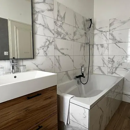 圣朱利安酒店 酒店 昂热